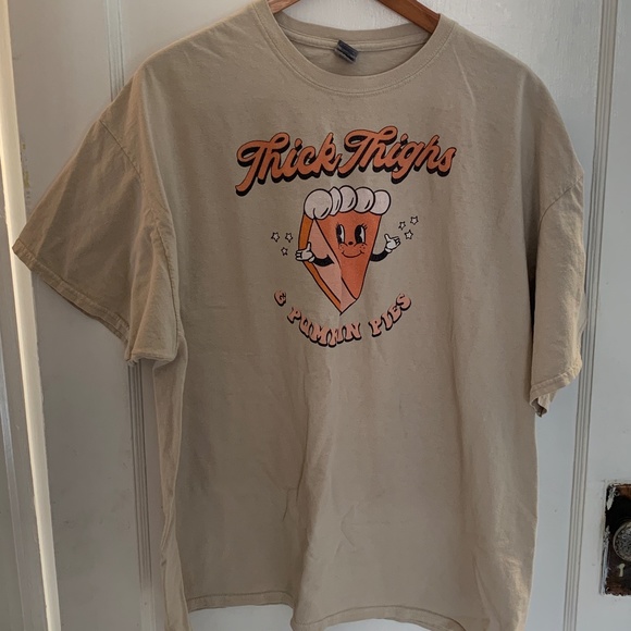 ONLY WORN TWICE! Super cute t-shirt for all of the pumpkin lovers out there! - Picture 2 of 7